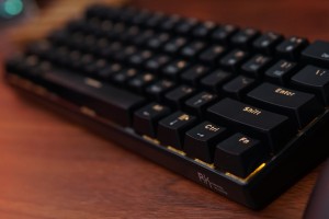 Teclado mecânico Royal Kludge RK61